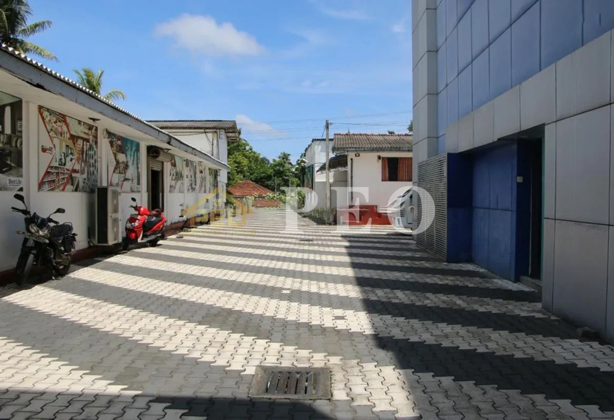 (DC499) 3 Storey Commercial Property for Sale in Panadura - Image 9