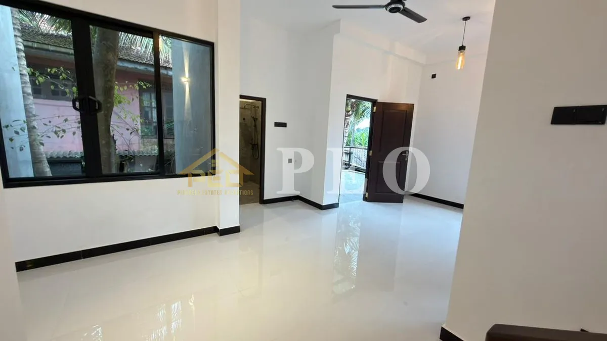 (DH1158) Modern Two Storey House with Rooftop for Sale in Homagama - Image 15