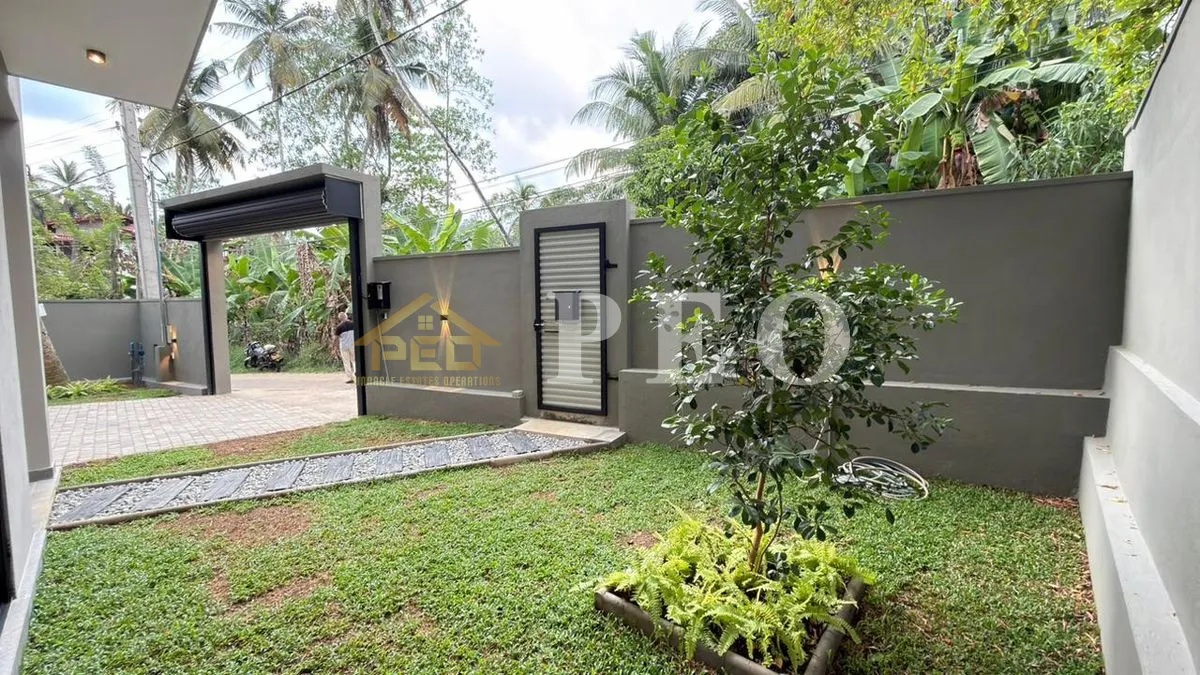 (DH1158) Modern Two Storey House with Rooftop for Sale in Homagama - Image 3