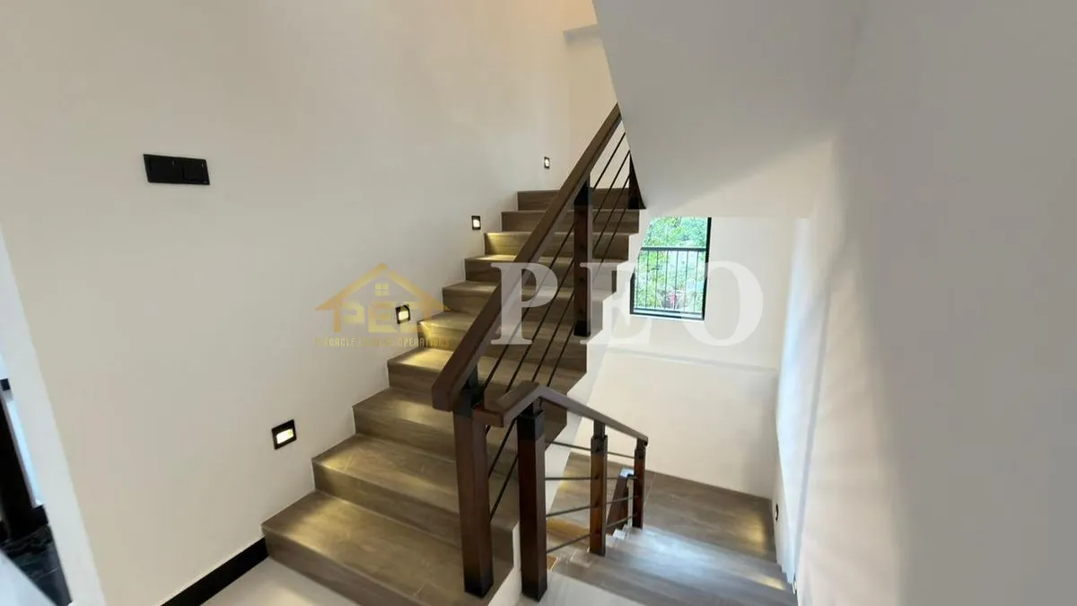 (DH1158) Modern Two Storey House with Rooftop for Sale in Homagama - Image 11