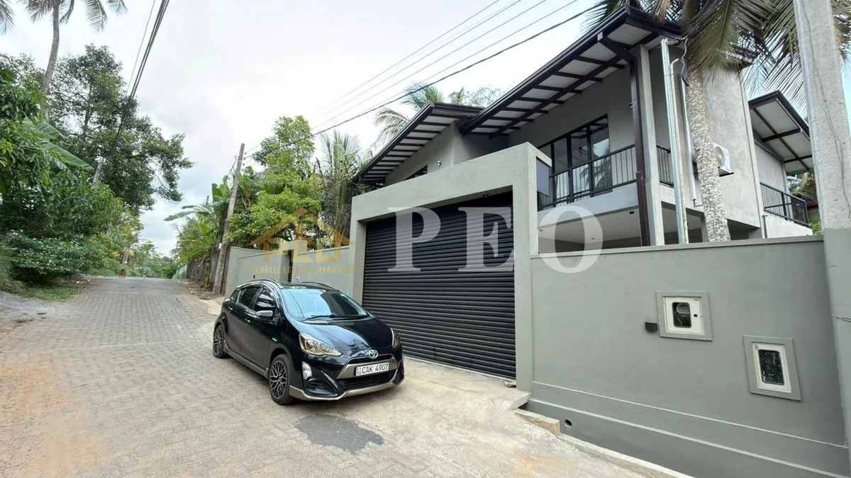 (DH1158) Modern Two Storey House with Rooftop for Sale in Homagama - Image 2