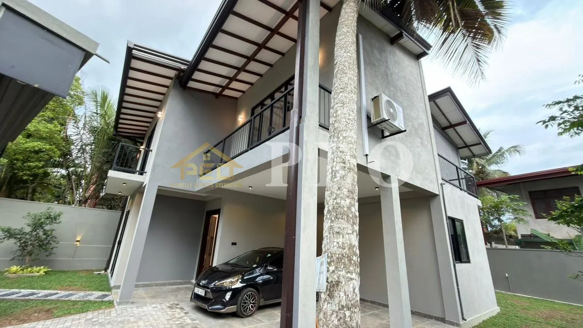 (DH1158) Modern Two Storey House with Rooftop for Sale in Homagama - Image 4