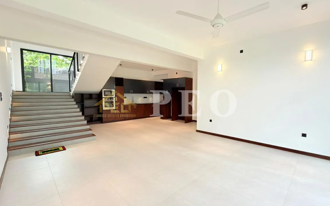 Brand New Three Storey luxury House viwing Paddy Field Locaketd In Prime Aurura (DH1166) - Image 15