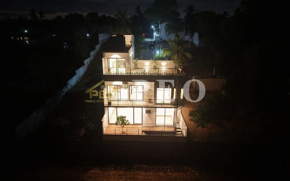 Brand New Three Storey luxury House viwing Paddy Field Locaketd In Prime Aurura (DH1166) - Image 4