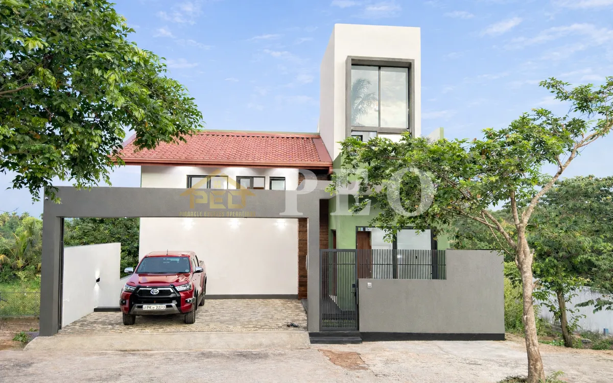 Brand New Three Storey luxury House viwing Paddy Field Locaketd In Prime Aurura (DH1166) - Image 5